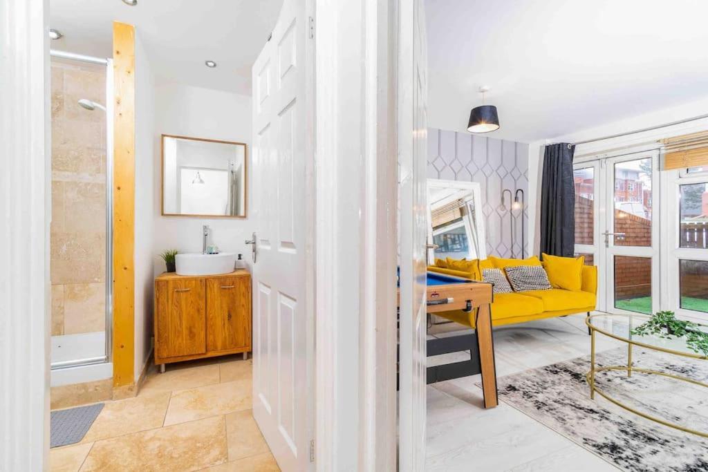 ✪Central✪6Bed✪ Parking✪Pool Table✪Private Patio ✪ Birmingham Esterno foto
